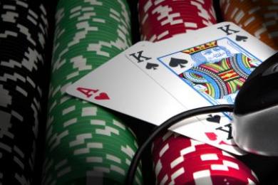 Advertisement: Play free online poker or for REAL MONEY via your webcam at