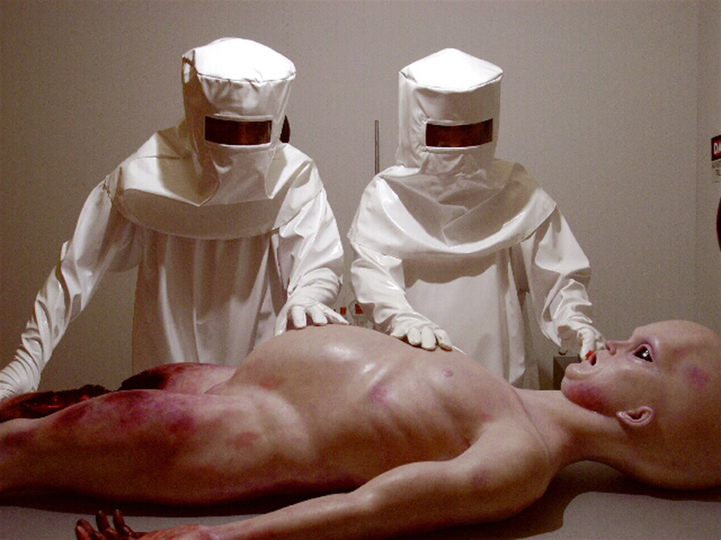 alien-autopsy1.jpg