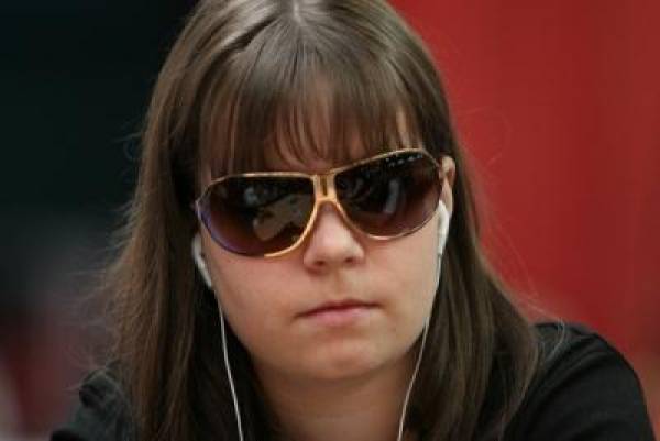 Lock Poker Signs Annette "Annette_15" Obrestad