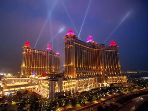 Asian Gambling Boom Targets Filthy Rich