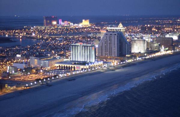 Atlantic City Loses Half Its Revenue Over Eight Years 