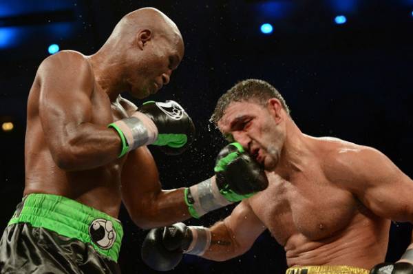 Trận dấu giữa Bernard Hopkins và Sergey Kovalev có tỉ lệ cược cho Hopkins là +22