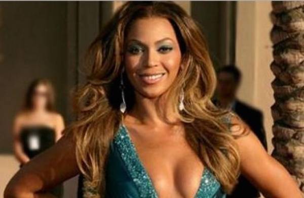 Beyonce 2016 Super Bowl Halftime Cleavage Prop Bet Nothing New