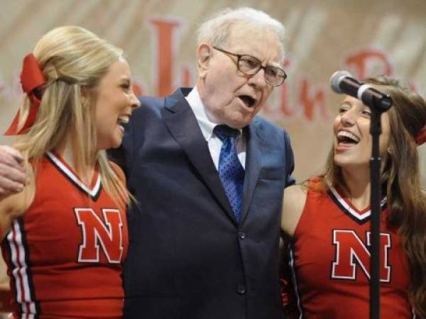 1 Billion Perfect March Madness Bracket Offered by Warren Buffet 1 Billion Perfect March Madness Bracket Offered by Warren Buffet