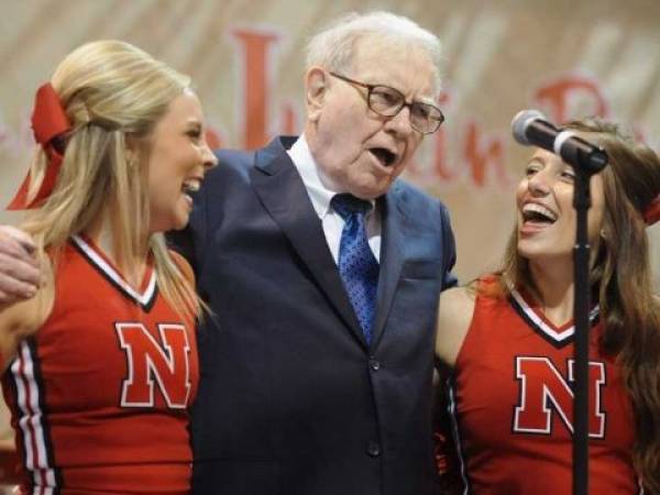 1 Billion Perfect March Madness Bracket Offered by Warren Buffet 