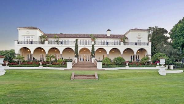 Professional Sports Bettor Billy Walters Auctions Off Sprawling Estate