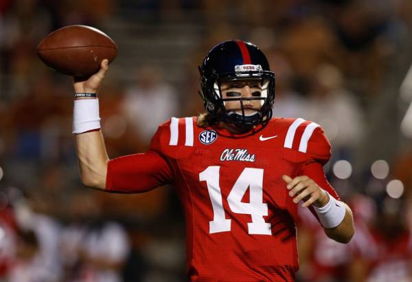Everett Golson, Bo Wallace Odds to Win the Heisman Trophy Everett Golson, Bo Wallace Odds to Win the Heisman Trophy