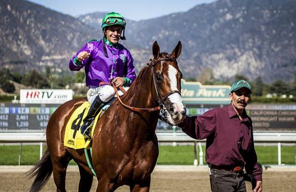 What Are The Pros and Cons of California Chrome? Derby Odds Still Shy of 3-1 What Are The Pros and Cons of California Chrome? Derby Odds Still Shy of 3-1