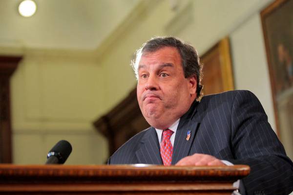 Chris Christie Signs New Jersey Sports Betting Bill Into Law 