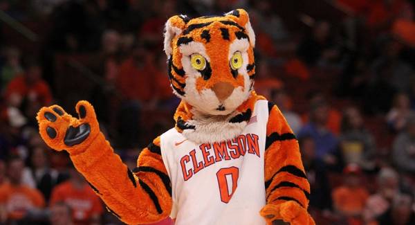 Worst Team to Bet on - Clemson Tigers in College Basketball 10-5 SU but 4-11 ATS