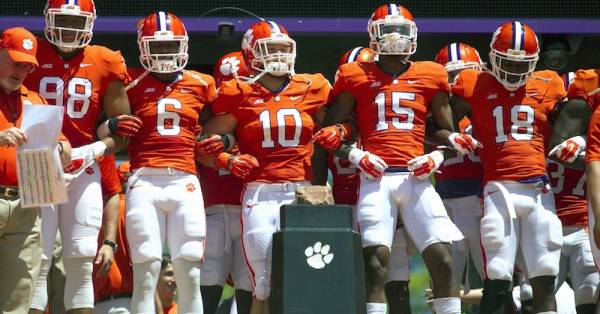 Clemson vs. Miami Betting Line at Tigers -8.5: Where to Bet Online