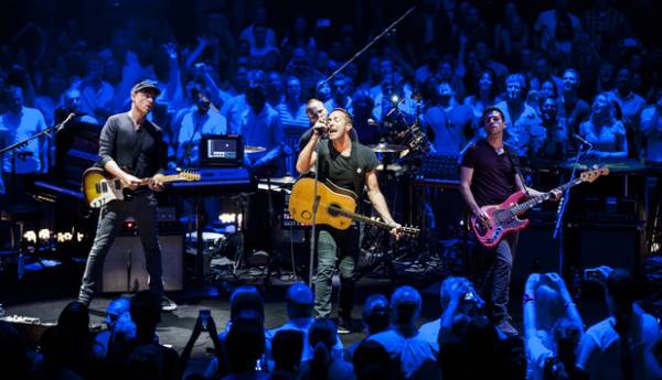 Coldplay Prop Bet 2016 Super Bowl: Adventure of a Lifetime Favored as 1st Song Coldplay Prop Bet 2016 Super Bowl: Adventure of a Lifetime Favored as 1st Song