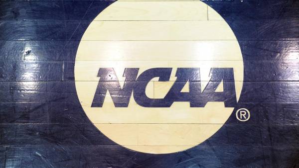 NCAA Injury Debate Pits Player Privacy vs. Gambling Concerns