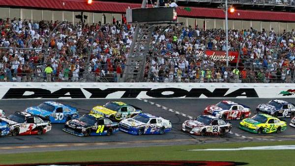 Daytona 500 Betting Odds, Predictions – 2016