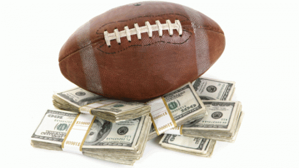 Fantasy Sports Leagues Embrace the NFL, But Shun College Football Fantasy Sports Leagues Embrace the NFL, But Shun College Football