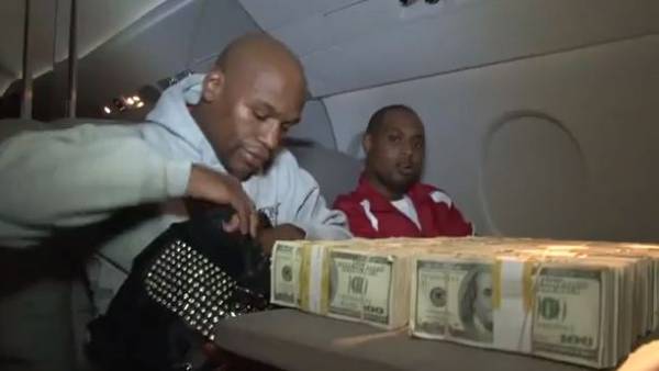 Floyd Mayweather Wants to Buy LA Clippers:  Gambling Rep Could be an Issue