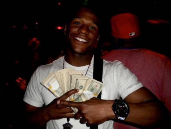 Floyd Mayweather Did Not Place $10 Million Super Bowl Bet Says Massage Therapist