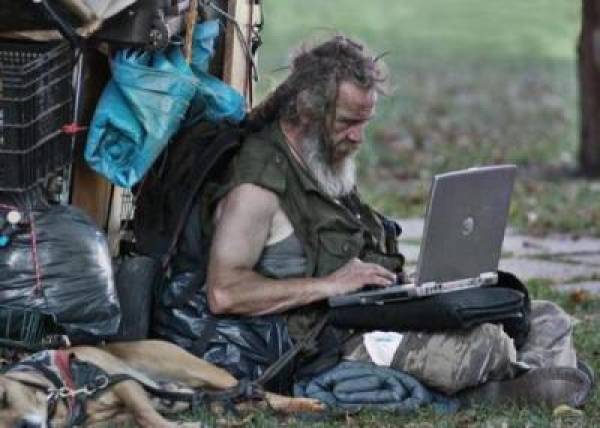 Homeless online poker pro