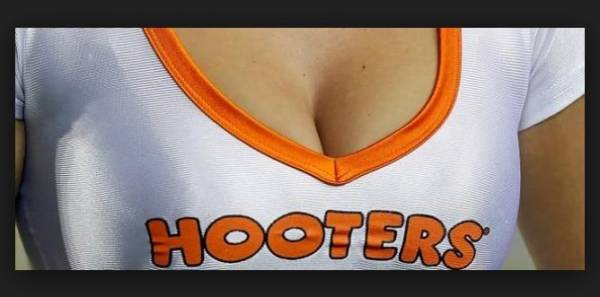 Hooters Poker Room in Vegas Goes Tits Up