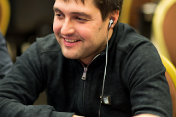 Iosif Beskrovnyy Leads EPT Prague 2012 at End of Day 2