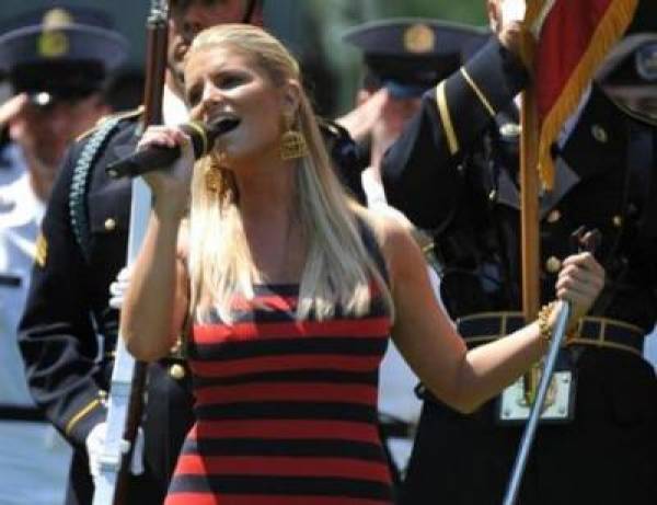 Jessica Simpson Sings National Anthem
