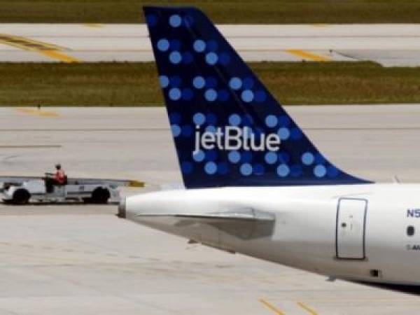 JetBlue Pilot Talked About ‘Sins in Las Vegas’ Before Diversion (Video)