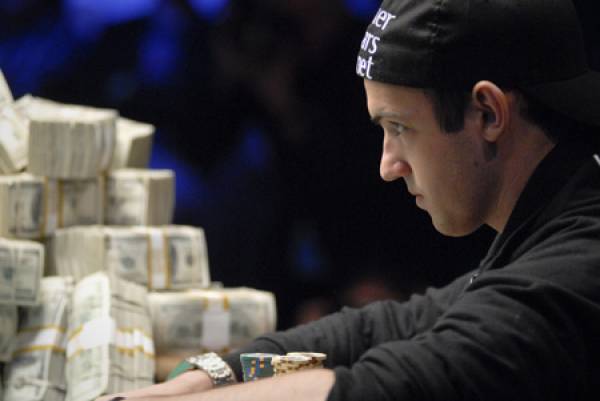 A Bunch of WSOP Main Event Finalists on Verge of Making Final Cut in Event 32