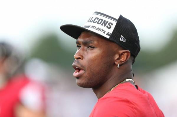 Sharp Action on Vikings in Wake of Julio Jones Comments