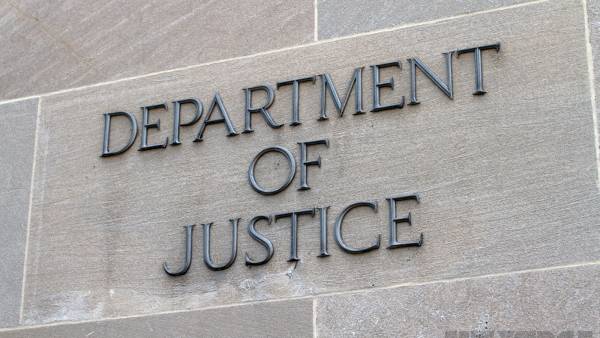 DOJ, FBI Begin Investigation Into Daily Fantasy Sports DOJ, FBI Begin Investigation Into Daily Fantasy Sports