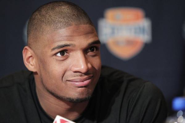 Michael Sam: Favorite to be Drafted 4th or 5th According to Sportsbook Michael Sam: Favorite to be Drafted 4th or 5th According to Sportsbook