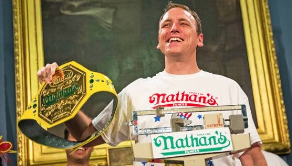 Nathan’s Hot Dog Eating Contest Betting Odds 2015: How Many Will Chestnut Eat