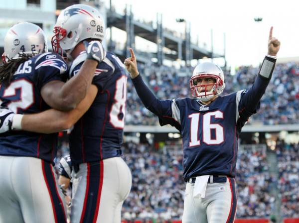 Patriots Getting Pounded, Carson Palmer Out for Arizona