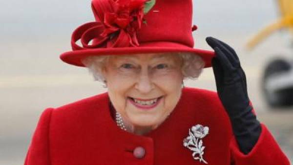 Odds on the color of the Queen's hat