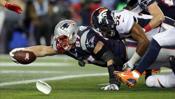 Any Online Sportsbooks Offering the Patriots-Broncos Game at +3.5 Denver?