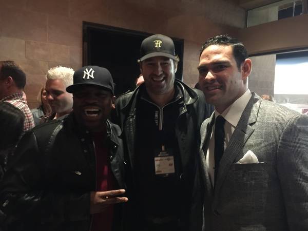 Phil Hellmuth Hangs With Mark Sanchez at Super Bowl Party