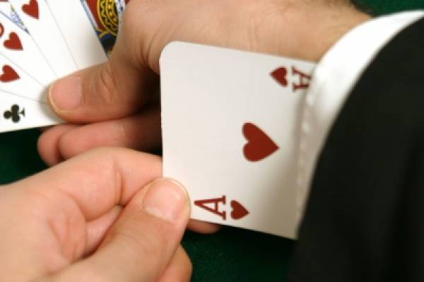 Fast Folding Not a Violation of 70 Billionth Hand Promotion Says PokerStars Fast Folding Not a Violation of 70 Billionth Hand Promotion Says PokerStars