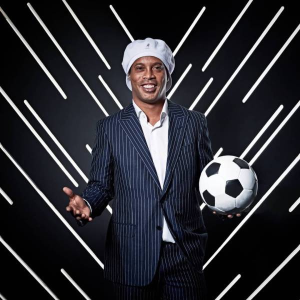 Betcris Ficha a Ronaldinho por Tres Años