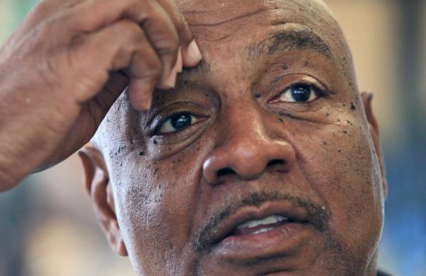 Former NFL Player Charged With Stealing From Charities to Pay Gambling Debts Former NFL Player Charged With Stealing From Charities to Pay Gambling Debts
