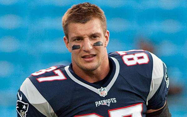 What's Next for Gronk? Oddsmaker Says He's Going to the WWE
