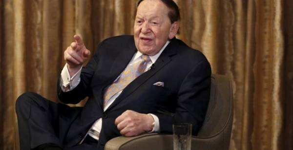 Casino Billionaire Sheldon Adelson Breaks Three Ribs in Fall
