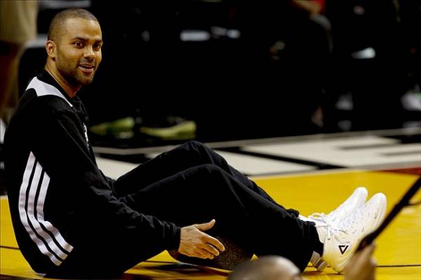 NBA Betting Hot Trends for December 6: Heat, Spurs