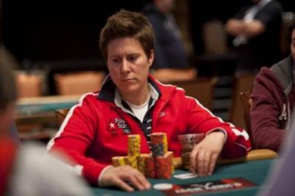 Leo Wolpert, Vanessa Selbst Among Top 20 as 2012 WSOP Dwindles Dow to 700 Players Leo Wolpert, Vanessa Selbst Among Top 20 as 2012 WSOP Dwindles Dow to 700 Player