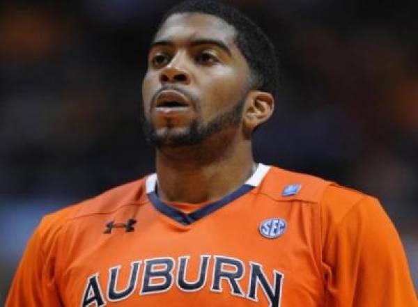 FBI Probes Auburn Point Shaving:  Guard Varez Ward Implicated 