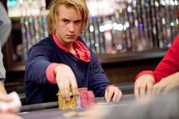 Viktor Blom Viktor Blom