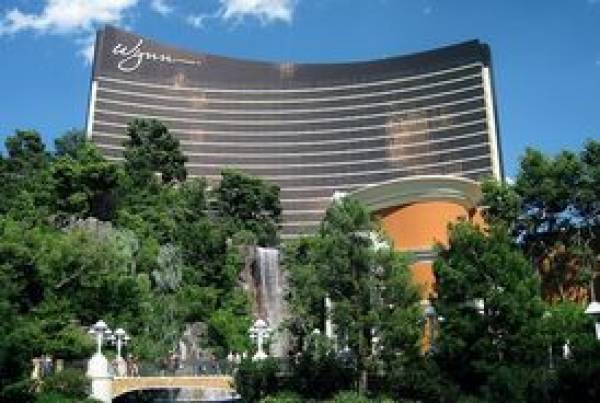 Wynn Resorts 2Q Net Income Rises, but Revenue Down Wynn Resorts 2Q Net Income Rises, but Revenue Down