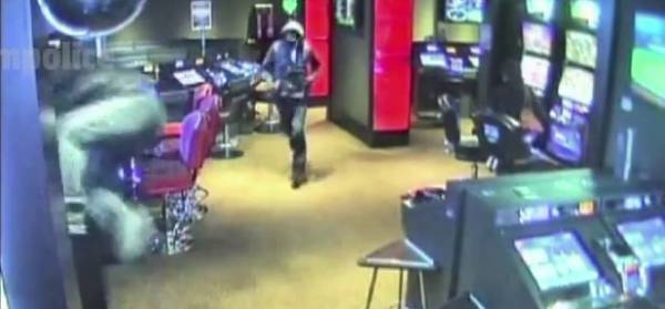 Shocking Video Emerges of Bungling Machete and Scythe Waving Casino Bandits