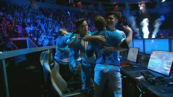 CBS News Goes Inside the Billion Dollar Business of eSports: Today's Bets