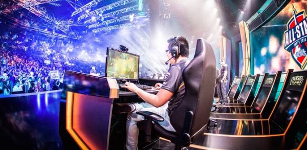 eSports to Morph Into Over $1.9 Billion Industry by 2018