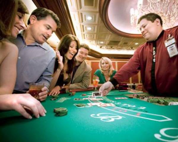 Casinos Brace for Internet Gambling 