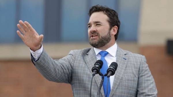 Jeff Saturday Pays $500 as Colts New Head Coach, G911 Trend Watch 22-4